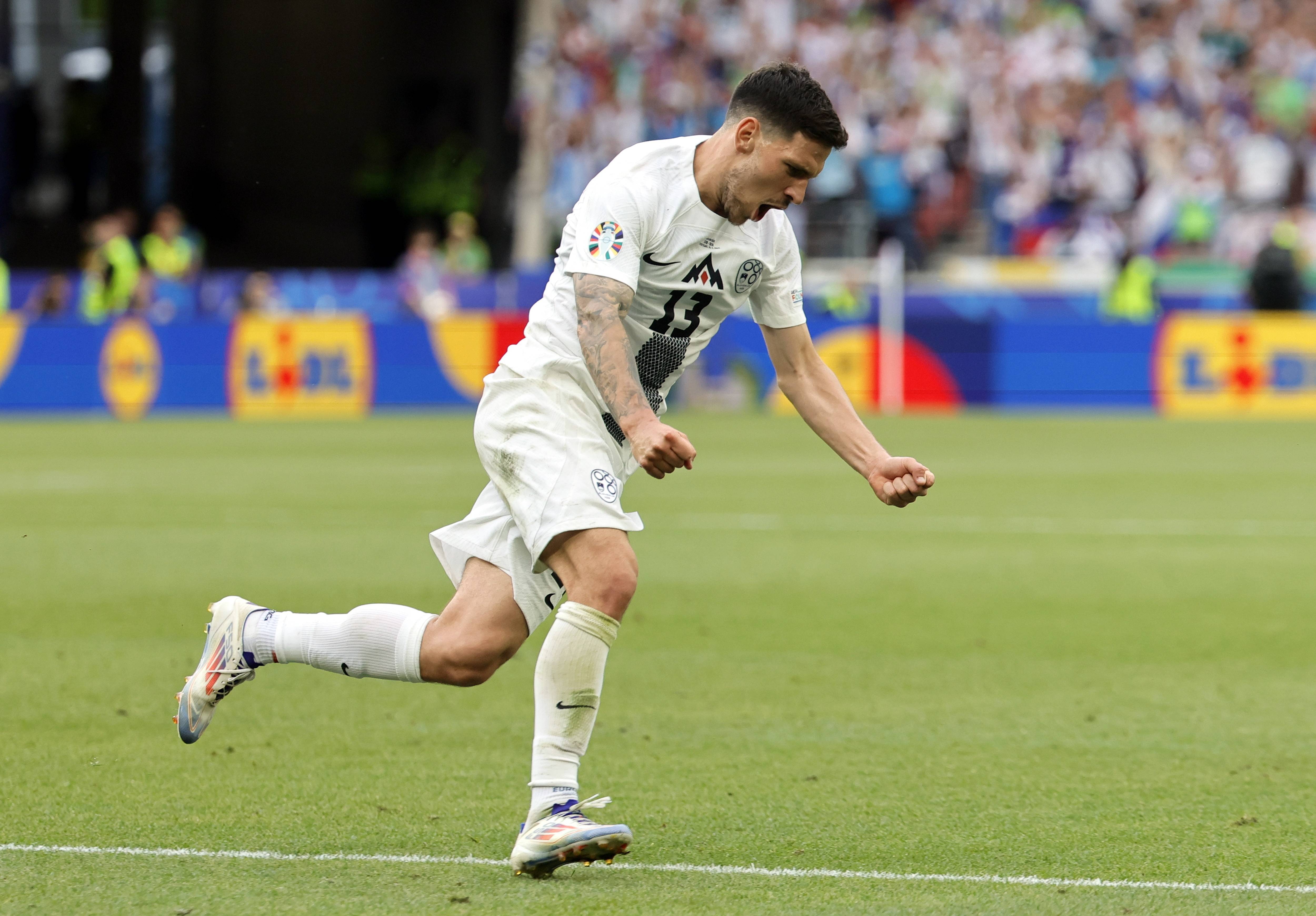 南宫娱乐-斯洛文尼亚队在欧锦赛预选赛中击败拉脱维亚