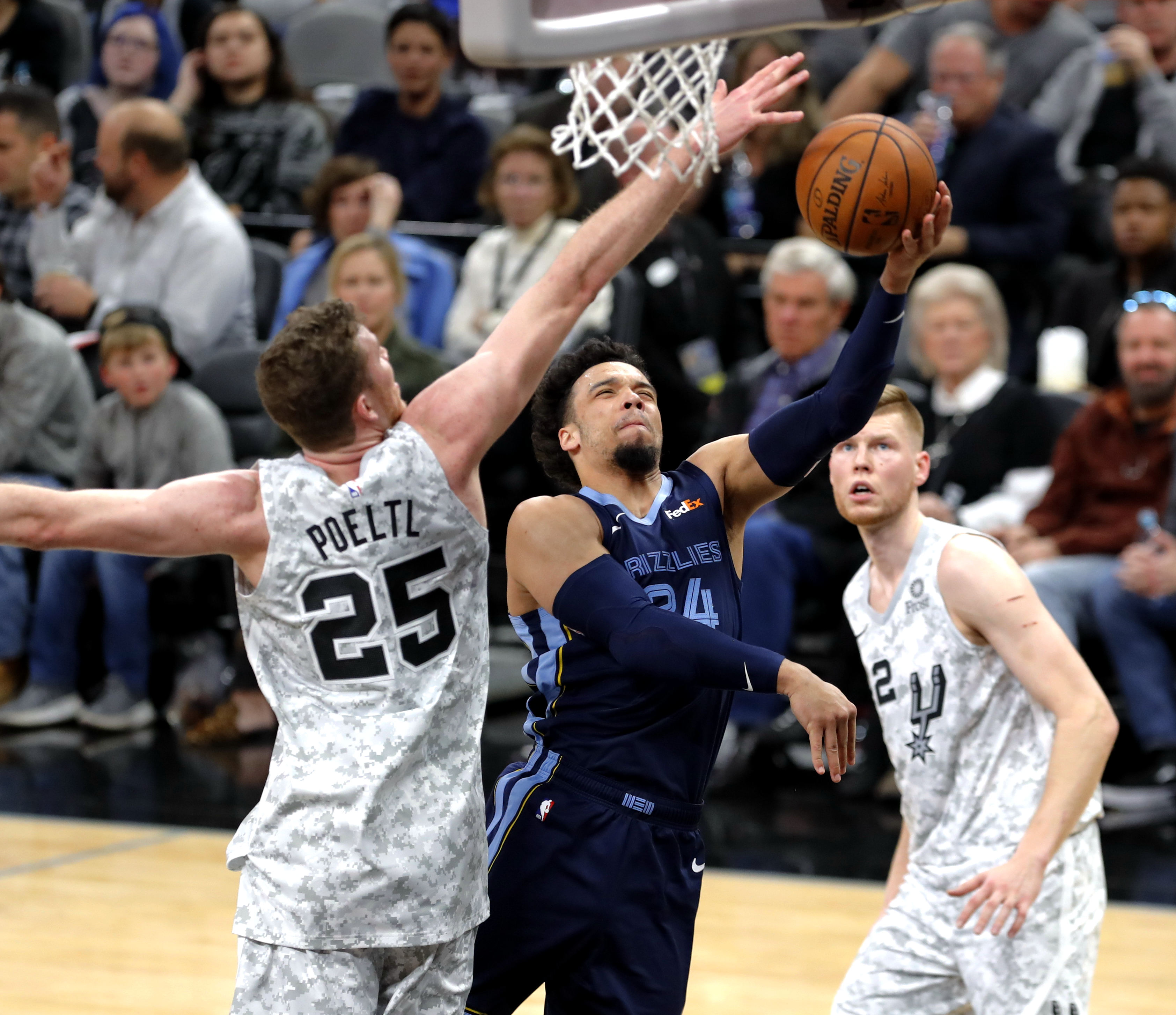 南宫娱乐-灰熊轻取马刺，历经多场背靠背比赛仍获胜