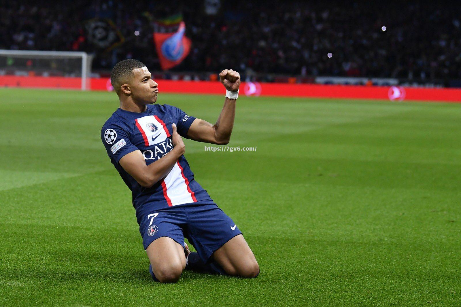 C罗转会市场再起波澜,尤文图斯球迷热议巨星去留问题 C罗转会市场再起波澜,尤文图斯球迷热议巨星去留问题