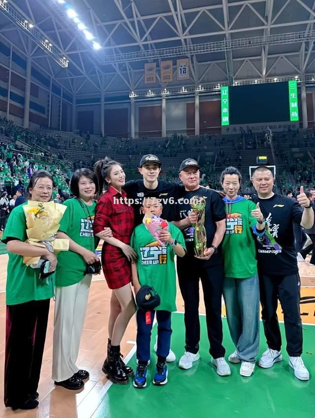 CBA新赛季开幕式盛大举行：明星嘉宾助阵