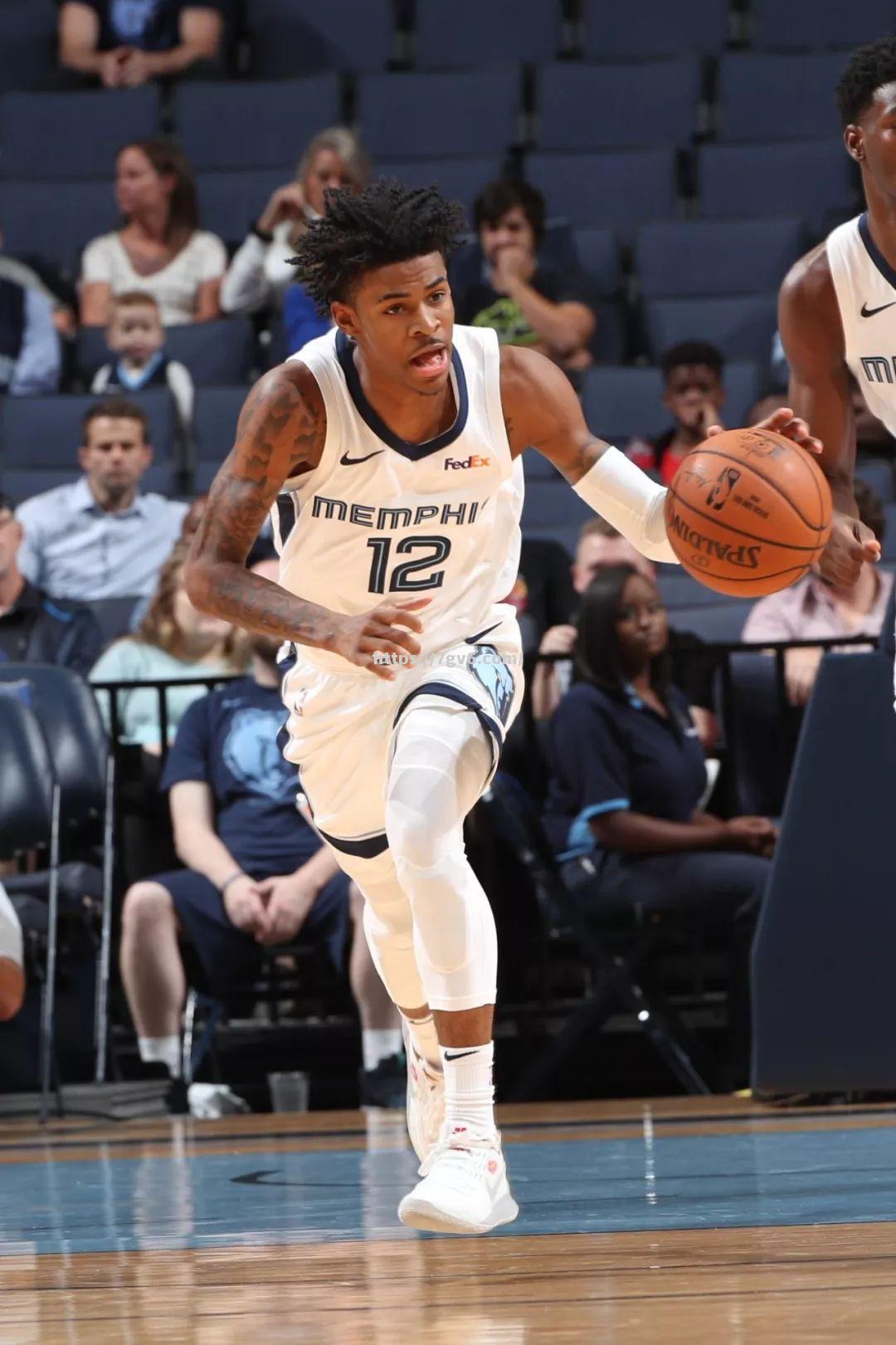 篮网队新秀表现抢眼，成为球队关键力量