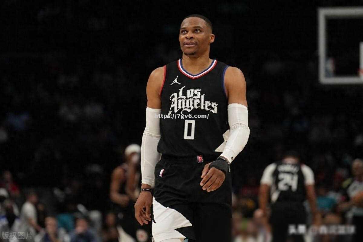 火箭大胜黄蜂，哈登砍下50+狂轰对手