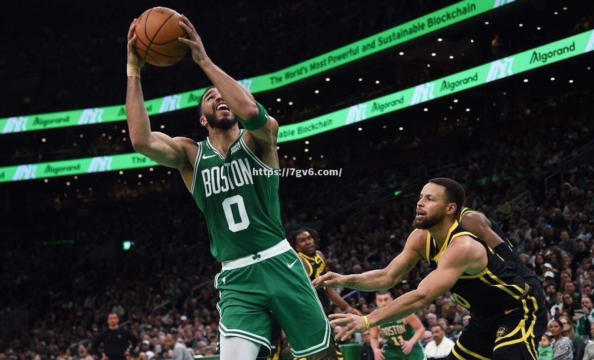 南宫娱乐-勇士不敌太阳遭遇两连败，海沃德受伤离场