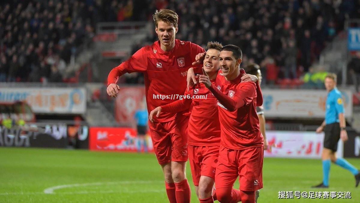 南宫娱乐-雷根斯堡主场击败对手，取得胜利表现