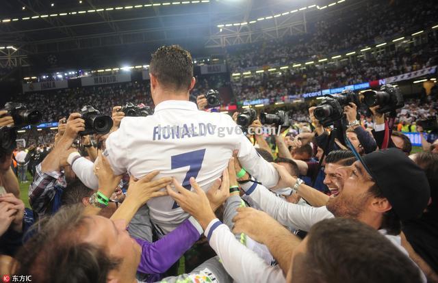 南宫娱乐-阿贾克斯不敌皇马，逆转失利