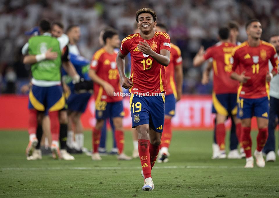 西班牙大将神勇出击，直闯16强