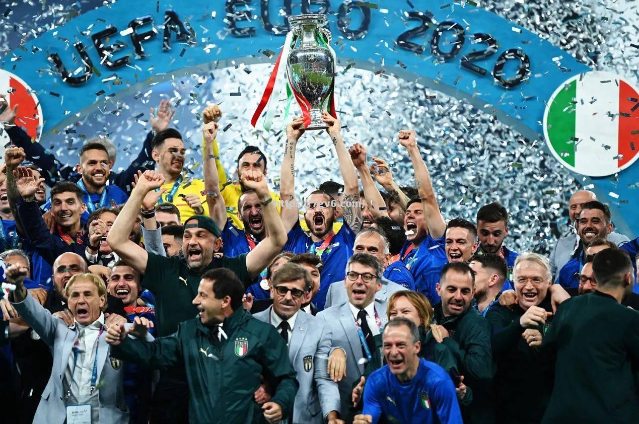 南宫娱乐-欧国联赛备战日常严格，球队全力以赴为荣誉奋斗