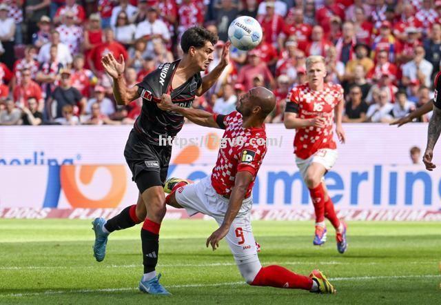 南宫娱乐-马拉加连续不胜，球队士气低落