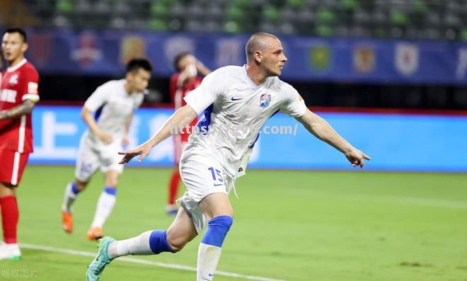 帕尔马前锋破门得分，帮助球队反超对手