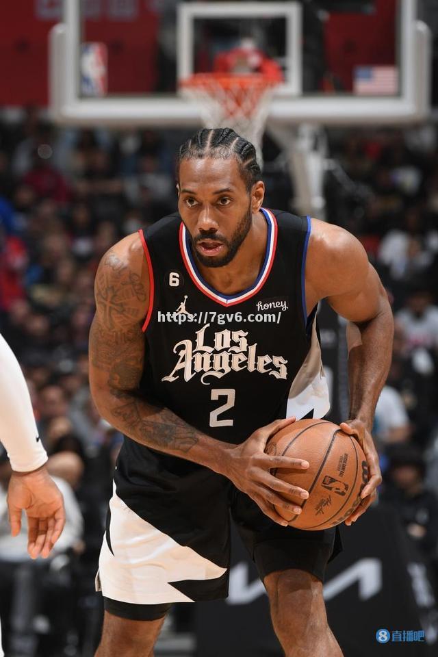 南宫娱乐-快船压制灰熊，莱昂纳德暴扣赢球