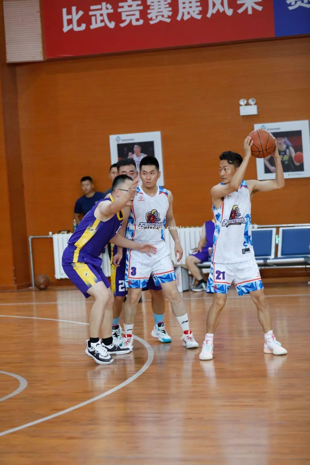 顶级篮球联赛精彩开赛，球员实力最强