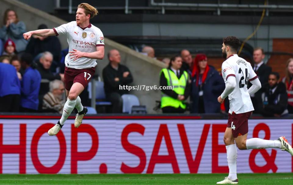 南宫娱乐-曼城遭遇失利，出线形势岌岌可危