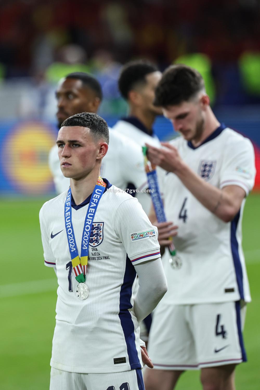 南宫娱乐-西班牙队备战欧锦赛预选赛，迎接挑战