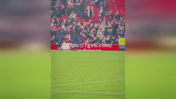 柏林赫塔战绩出色，球迷掌声不断