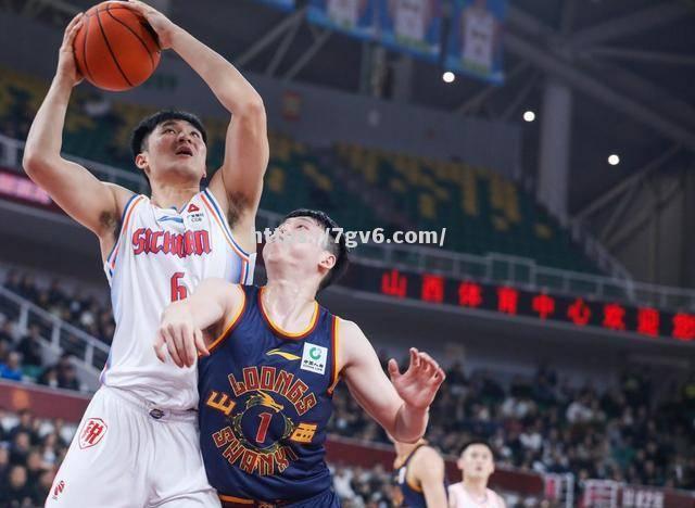 山西男篮积极备战下一轮比赛，力争晋级