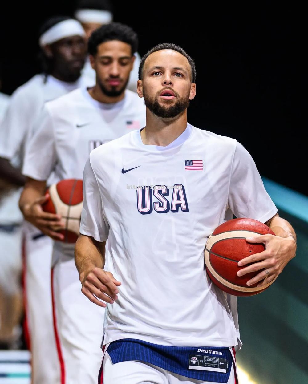 塞尔维亚男篮轻松取胜，锁定冠军之争