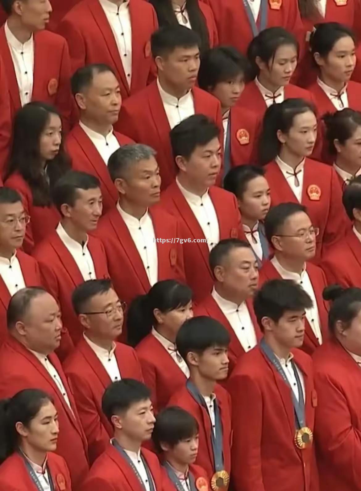 运动员个人表现亮眼，引领团队获胜