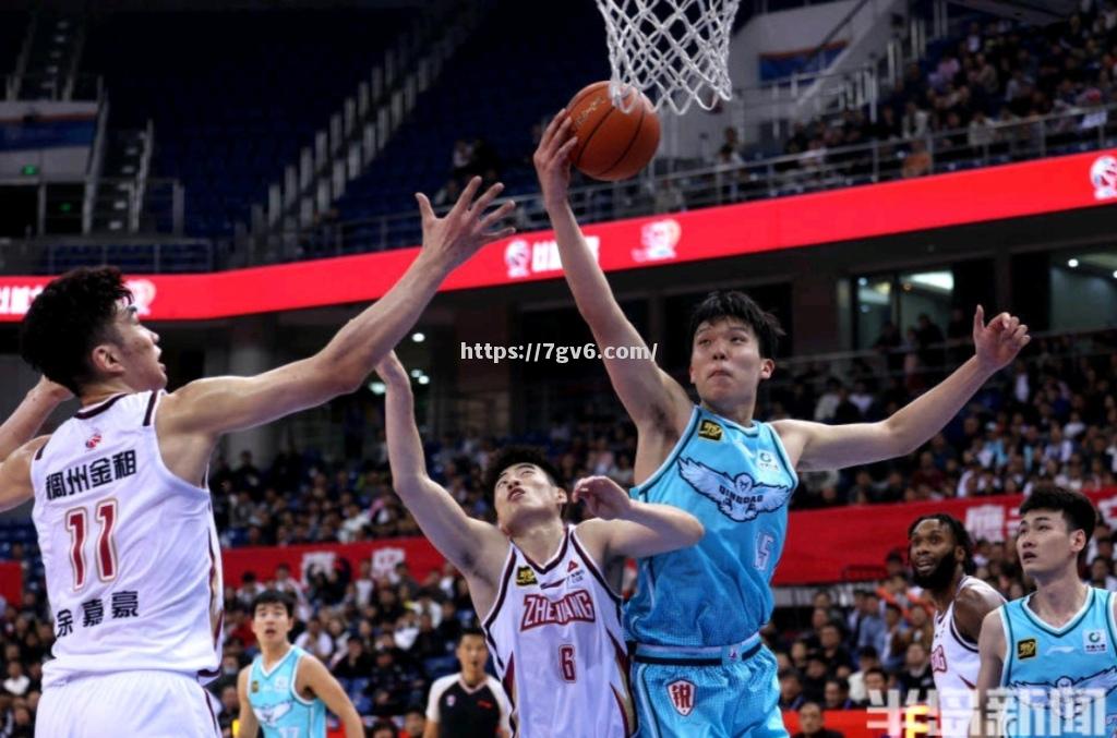 南宫娱乐-青岛男篮反超对手，获得胜利