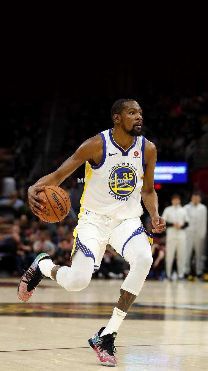 美国篮球队在比赛中全力以赴，王者之气凸显无遗