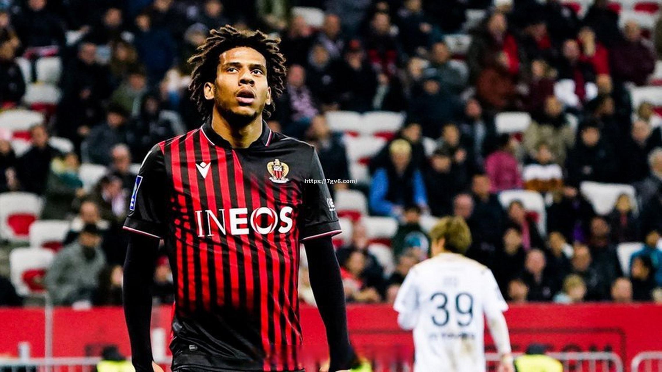 曼联后卫出色发挥，让球队洋洋得意