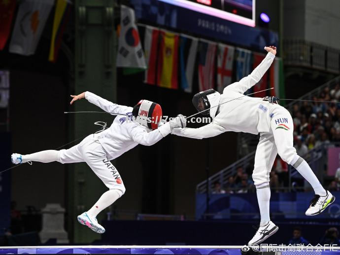 科威特击剑选手霸气出场，锁定金牌