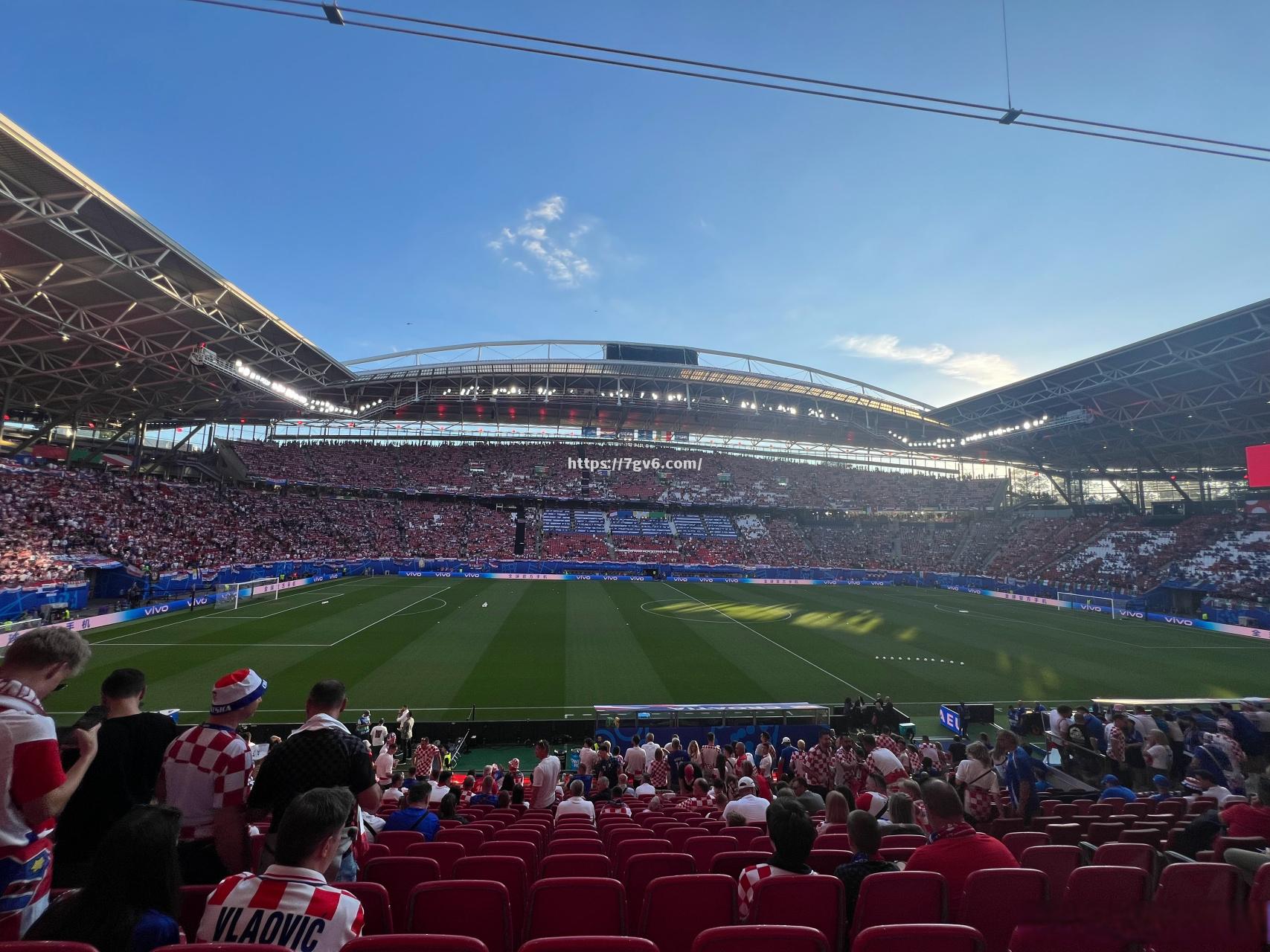 南宫娱乐-克罗地亚闯入八强，球迷全力支持
