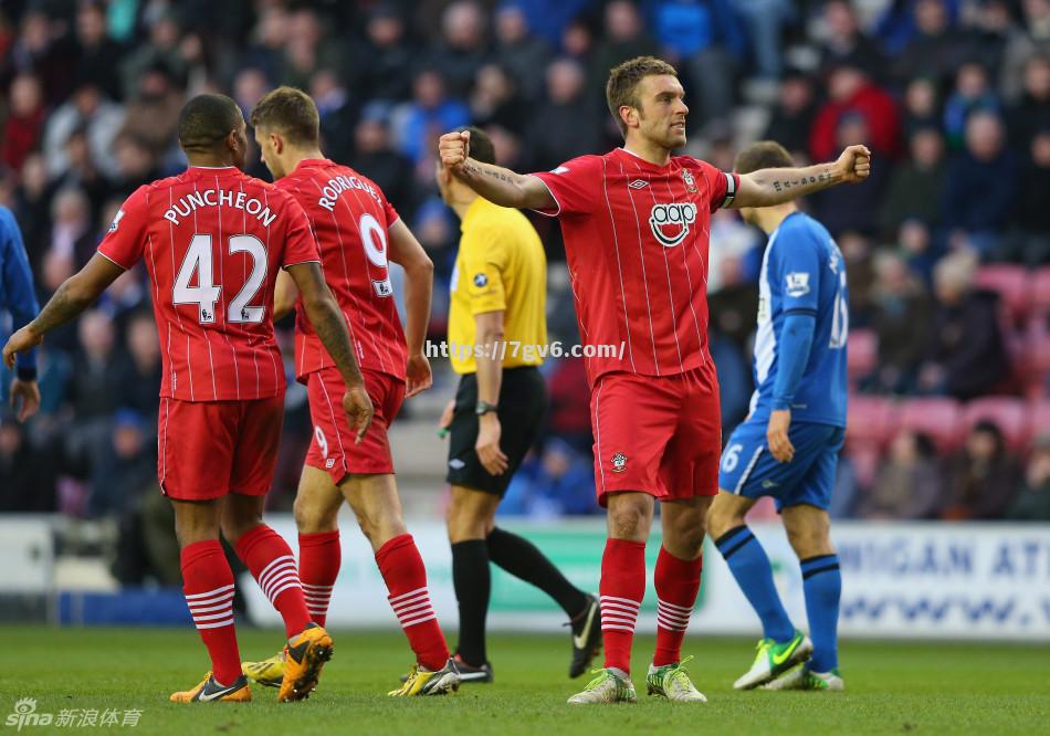 南宫娱乐-西汉姆联客场告捷，保级希望重燃