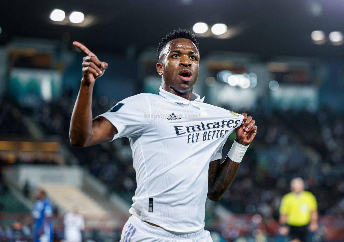 南宫娱乐-精彩回放：国外球队在比赛中大获全胜