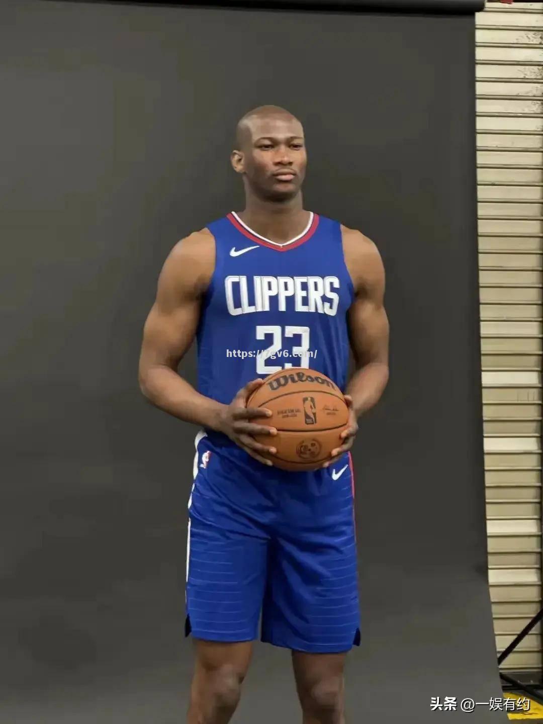 南宫娱乐-快船球员连续命中三分表现抢眼